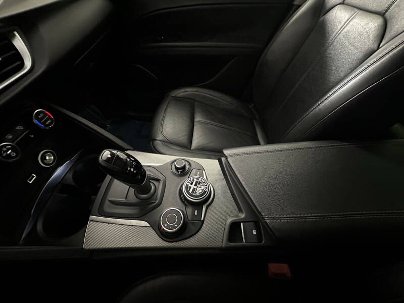 2018 Alfa Romeo Stelvio Sport