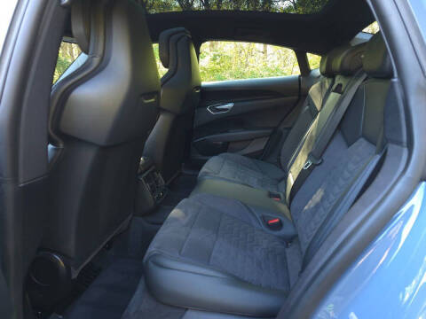 2023 Audi e-tron GT quattro Premium Plus