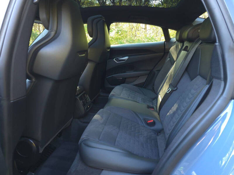 2023 Audi e-tron GT quattro Premium Plus