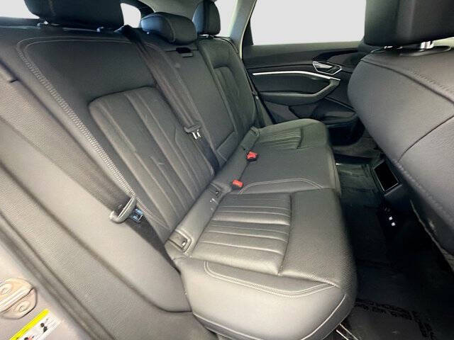 2019 Audi e-tron quattro Premium Plus