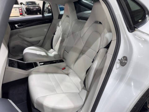 2017 Porsche Panamera