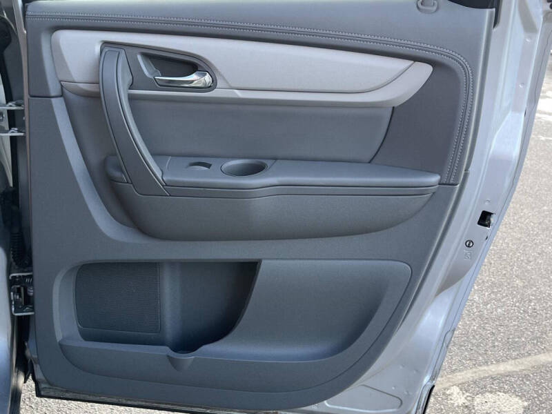 2017 Chevrolet Traverse LS