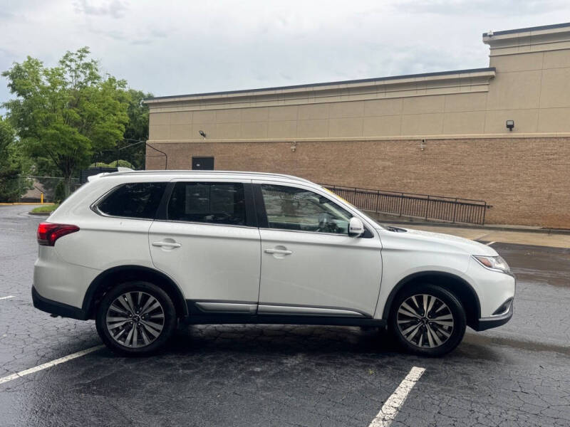 2020 Mitsubishi Outlander SE