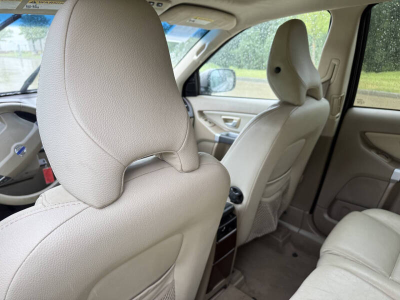 2011 Volvo XC90 3.2
