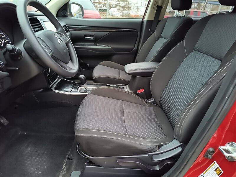 2019 Mitsubishi Outlander ES