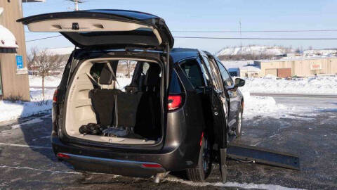 2022 Chrysler Pacifica Touring L