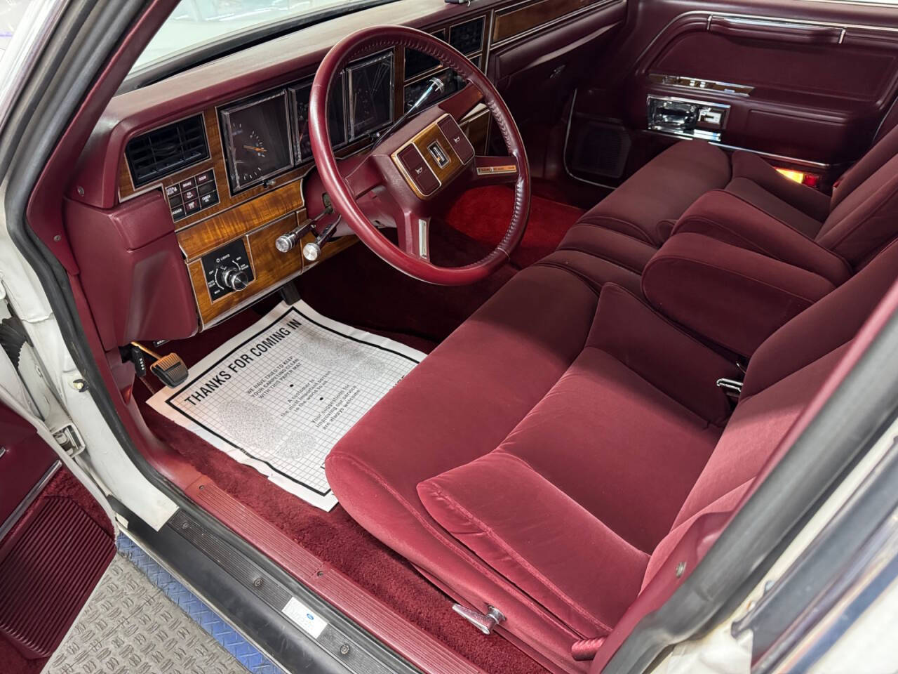 1989 Lincoln Town Car 15