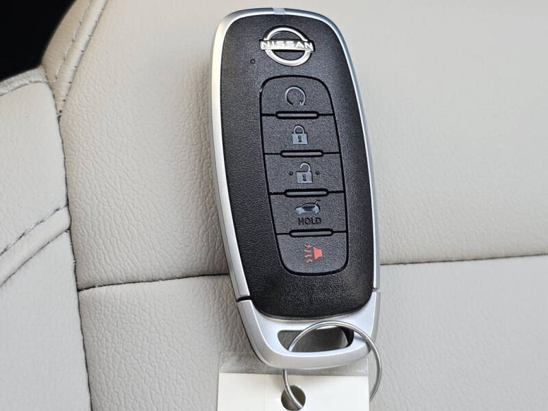 2025 Nissan Murano SL