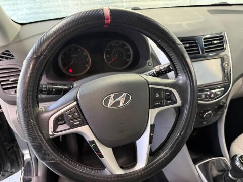 2012 Hyundai Accent SE