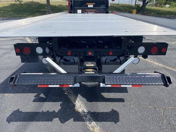 2024 Mack MD6