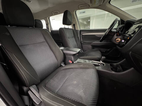 2016 Mitsubishi Outlander ES