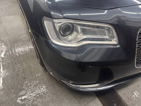 2017 Chrysler 300 C