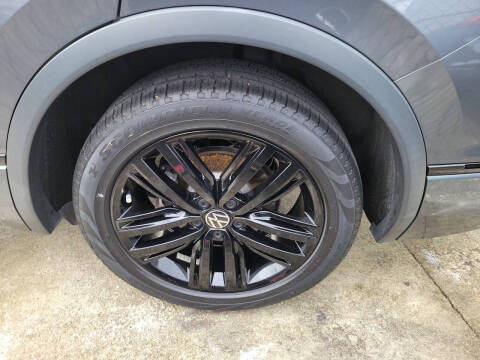 2022 Volkswagen Tiguan SE R-Line Black