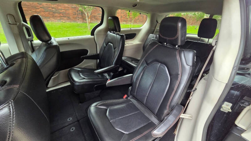 2020 Chrysler Pacifica Touring L