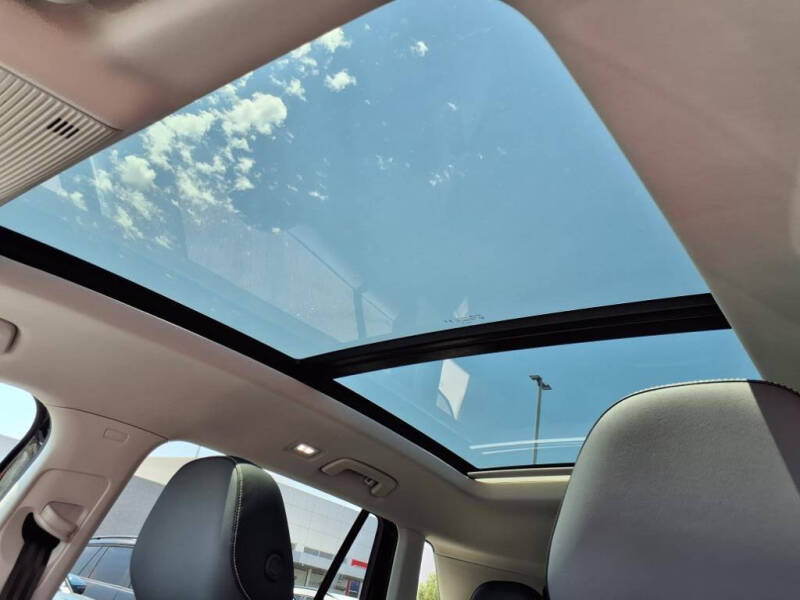 2025 Volkswagen Tiguan SE 4Motion