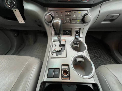 2010 Toyota Highlander SE