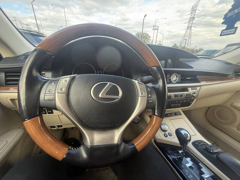 2015 Lexus ES 300h