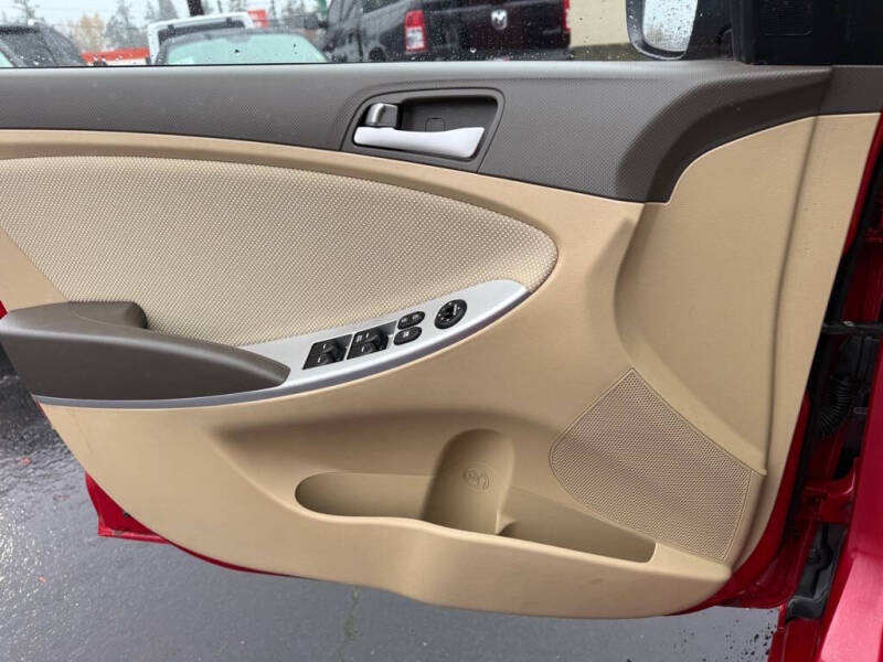 2013 Hyundai Accent GLS