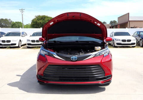 2022 Toyota Sienna LE 8-Passenger