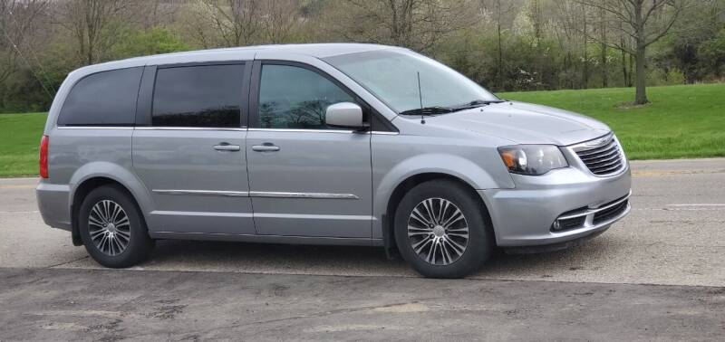 2014 Chrysler Town and Country for sale at Superior Auto Sales in Miamisburg OH