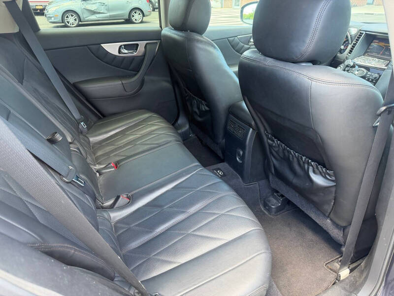 2011 Infiniti FX35