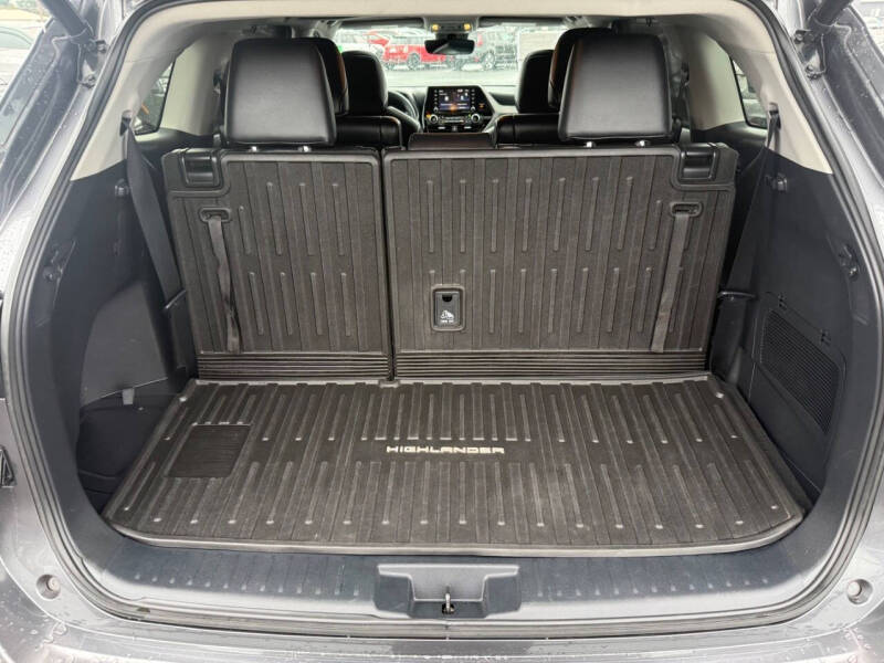 2022 Toyota Highlander Hybrid XLE