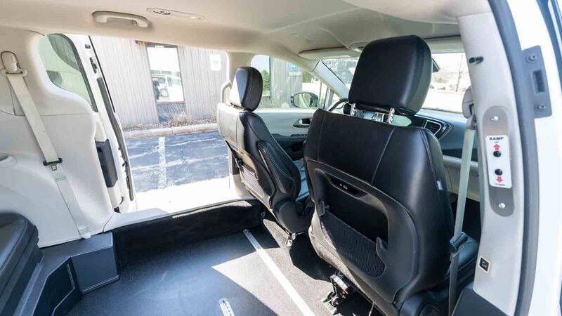 2024 Chrysler Pacifica Touring L