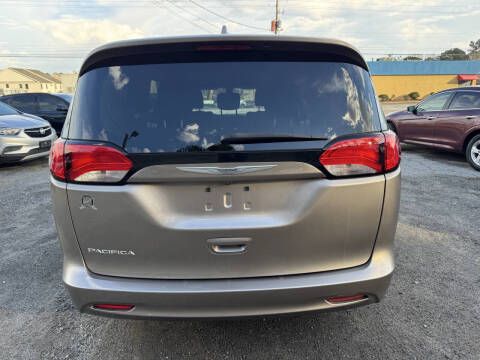 2017 Chrysler Pacifica LX