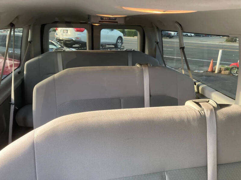 2013 Ford E-Series E-350 SD XLT