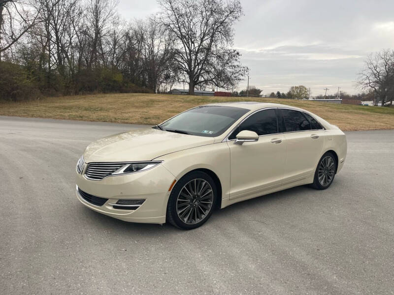 2016 Lincoln MKZ Base photo 2