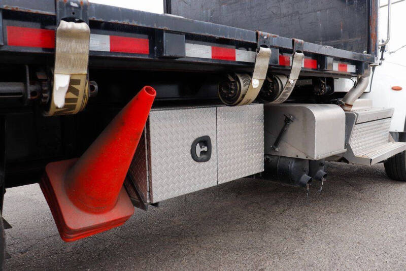 2020 Peterbilt 348