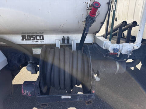 2004 Freightliner M2 106