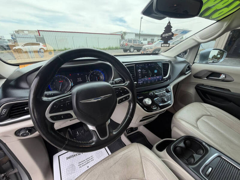 2021 Chrysler Pacifica Touring L