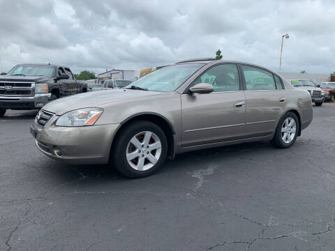 2004 Nissan Altima for sale at AJOULY AUTO SALES in Moore OK