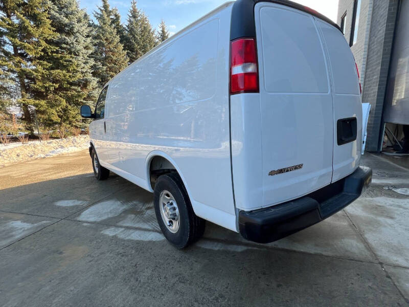 2025 Chevrolet Express 2500