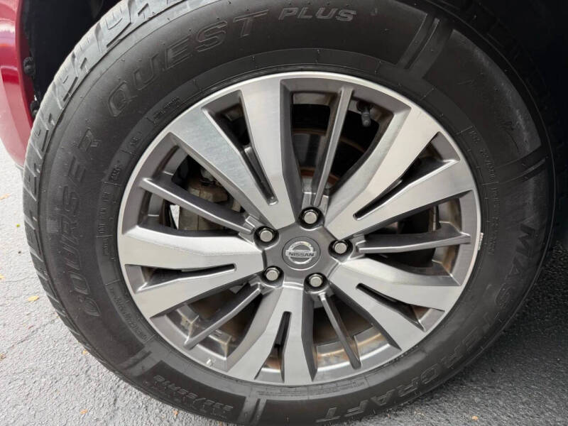 2020 Nissan Pathfinder SV