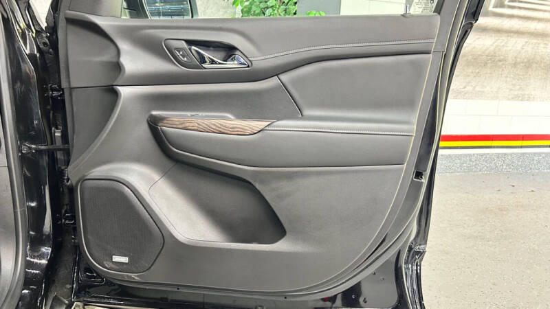 2022 GMC Acadia Denali