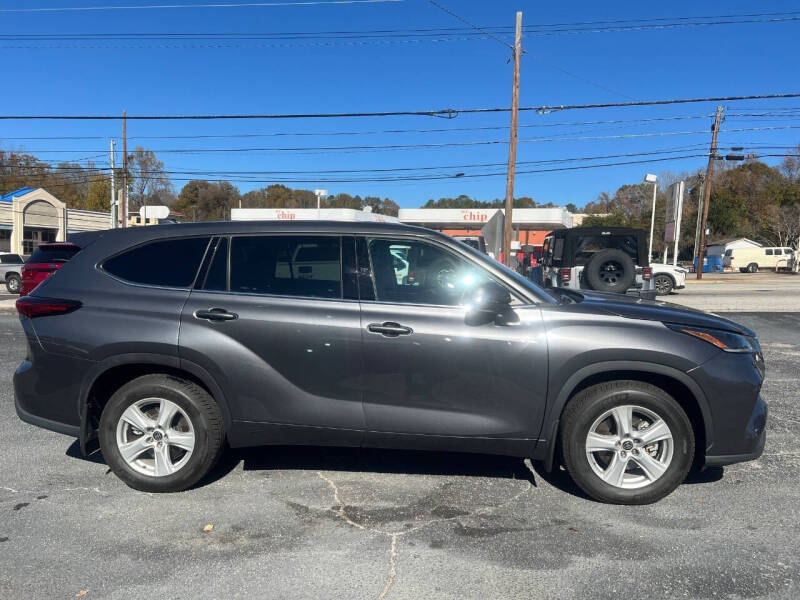 2021 Toyota Highlander LE