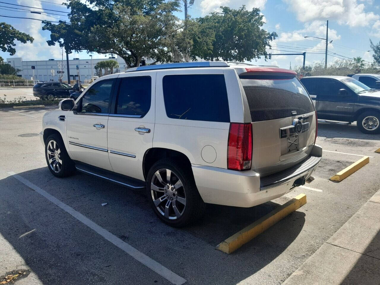 2008 CADILLAC Escalade SUV / Crossover - $7,950