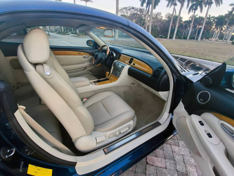 2004 Lexus SC 430