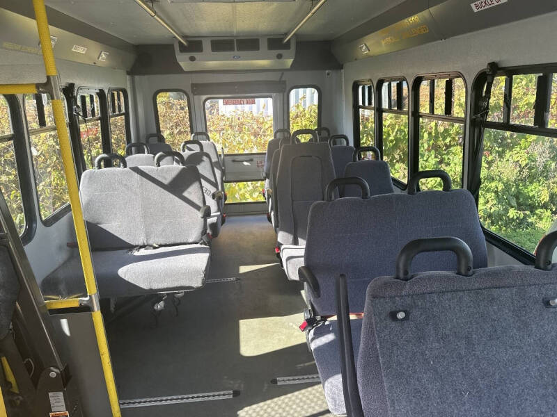 2014 Ford E-Series E-450 SD