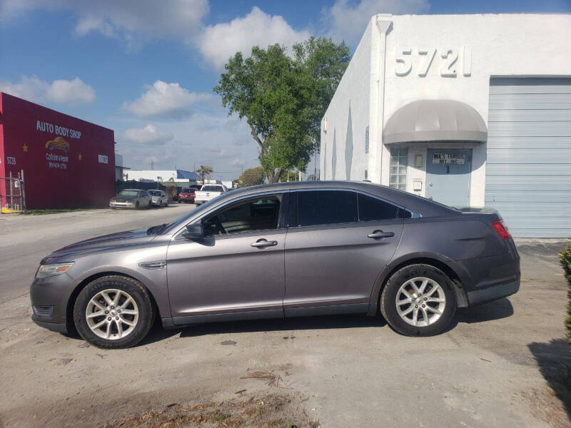 2014 Ford Taurus SE