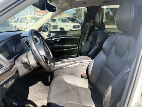 2019 Volvo XC90 T6 Momentum