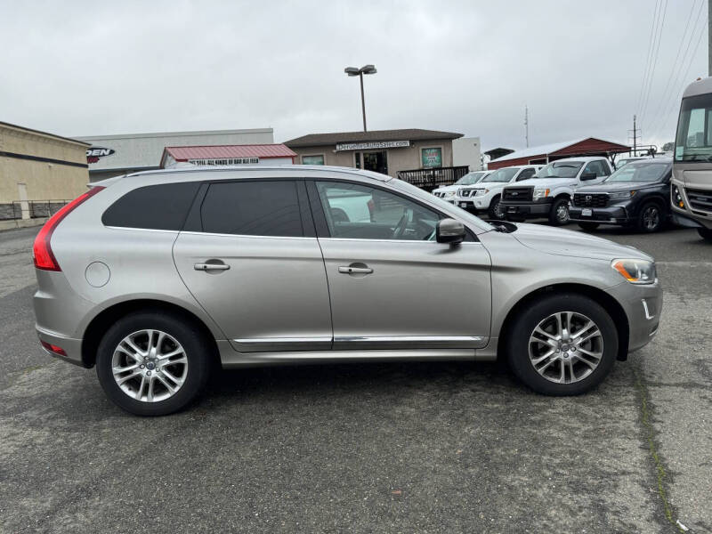 2016 Volvo XC60 T5 Drive-E Premier