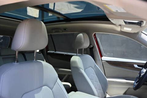 2025 Volkswagen Atlas SE