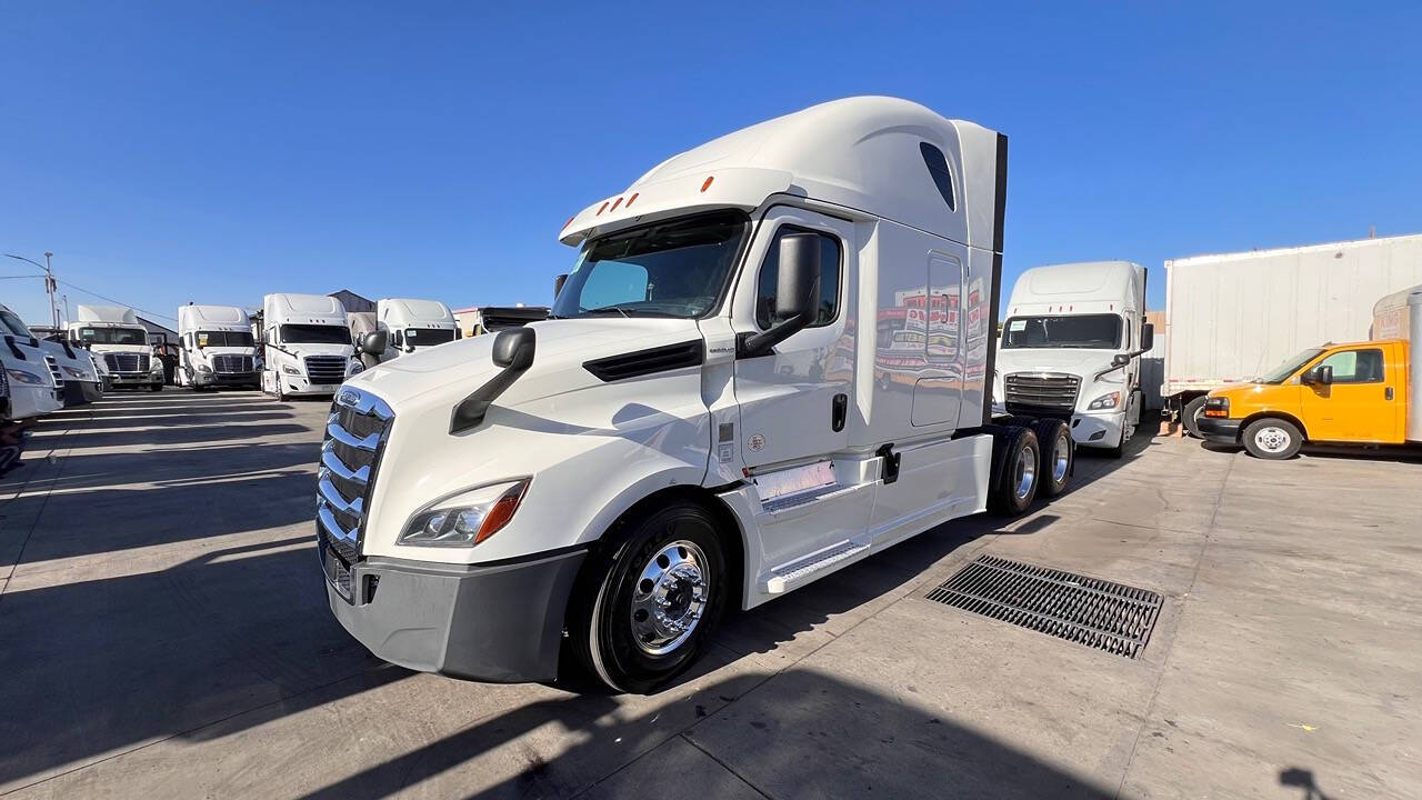 2019 Freightliner Cascadia for sale at KING TRUCK TRAILER SALES in Bakersfield, CA