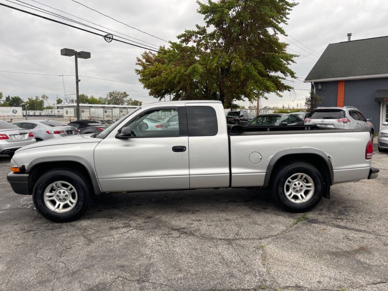 2002 Dodge Dakota for sale at AVS AUTO GROUP LLC in CLEVELAND, OH