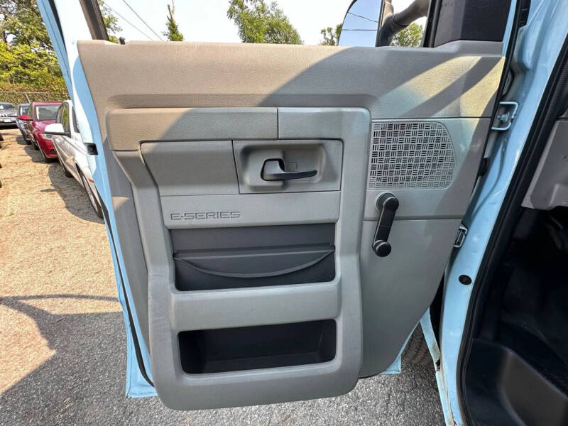 2013 Ford E-Series E-350 SD