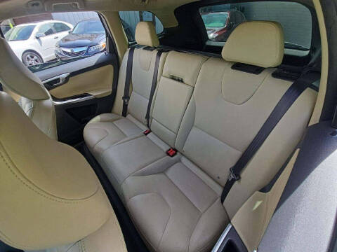 2016 Volvo XC60 T5 Drive-E Premier