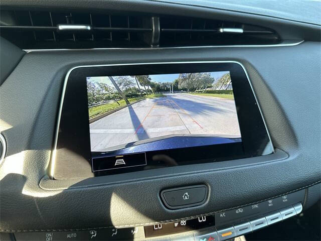 2023 Cadillac XT4 Premium Luxury